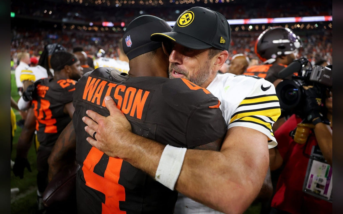 ‘That is weak’ – LeSean McCoy calls out ‘underachiever’ Aaron Rodgers after Steelers loss